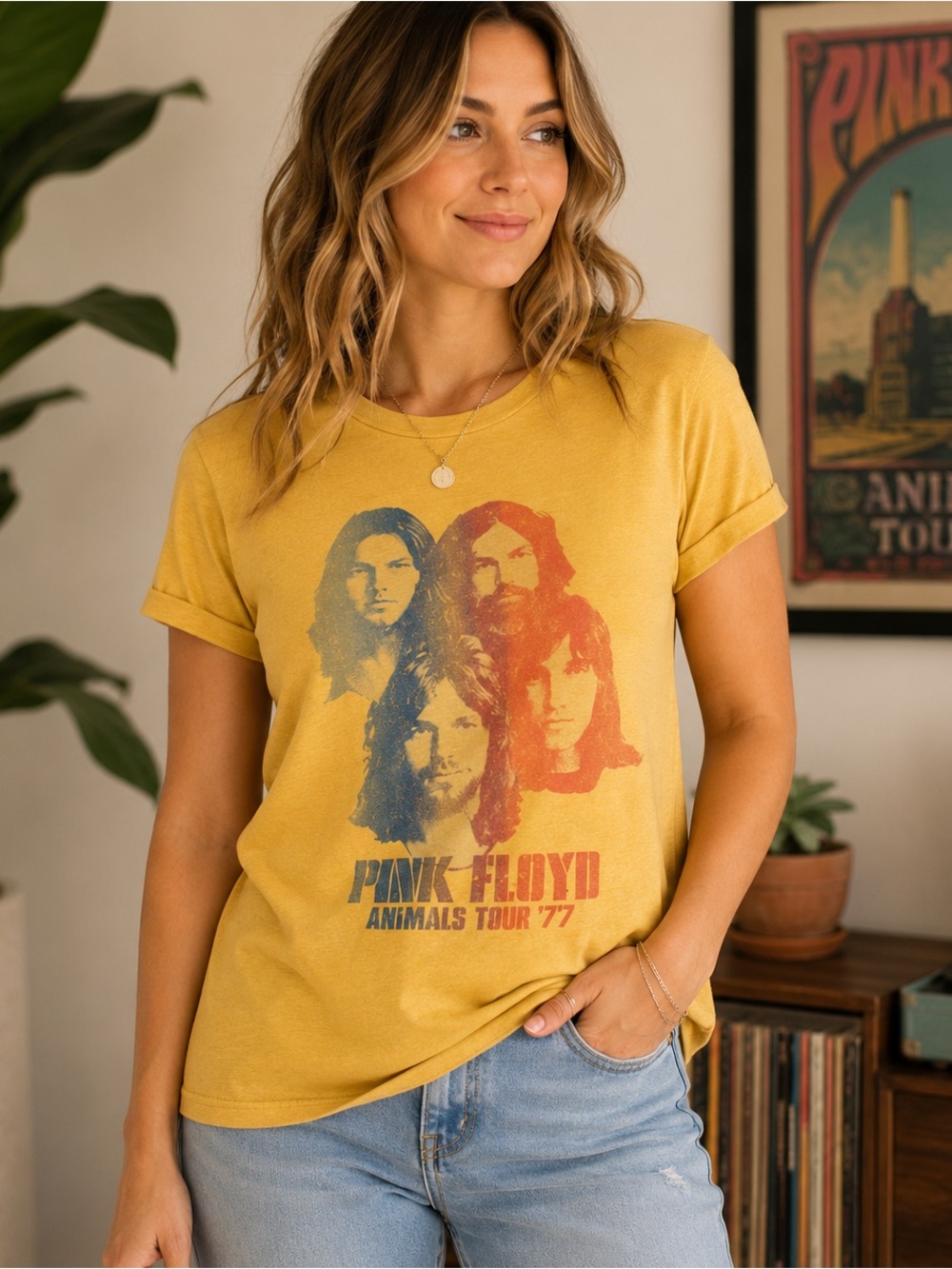 Junk Food Pink Floyd Animals Tour ‘77 Graphic Band Tee Women’s M Distressed